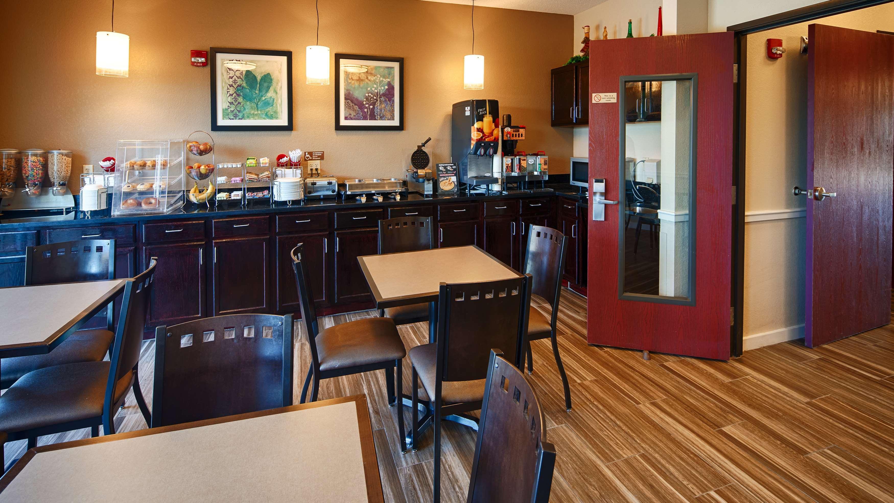 Best Western Governors Inn And Suites Wichita Eksteriør bilde
